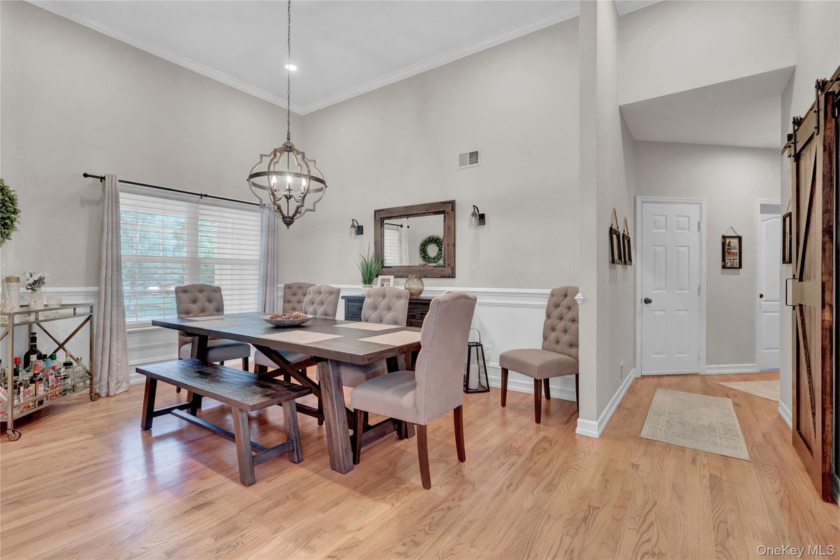 Chandelier, Dining room, Interior, Pendant Lights, Recessed Lighting, Wood Texture Flooring