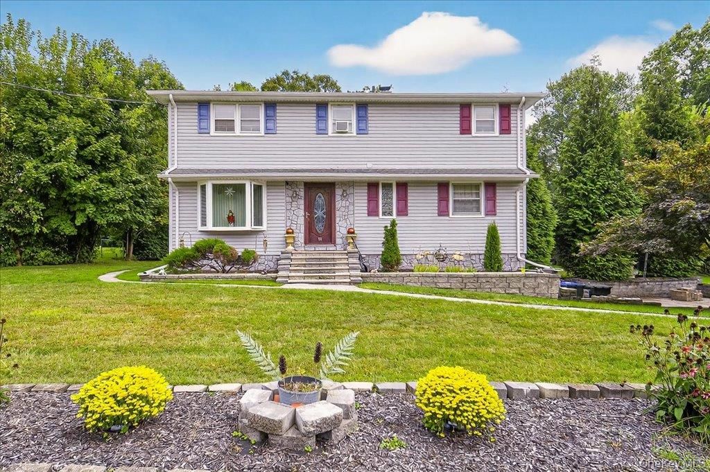 Backyard, Exterior, Facade, American Foursquare