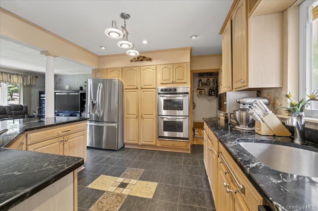 Interior, Kitchen, Pendant Lights, Recessed Lighting, Stainless Steel Appliances