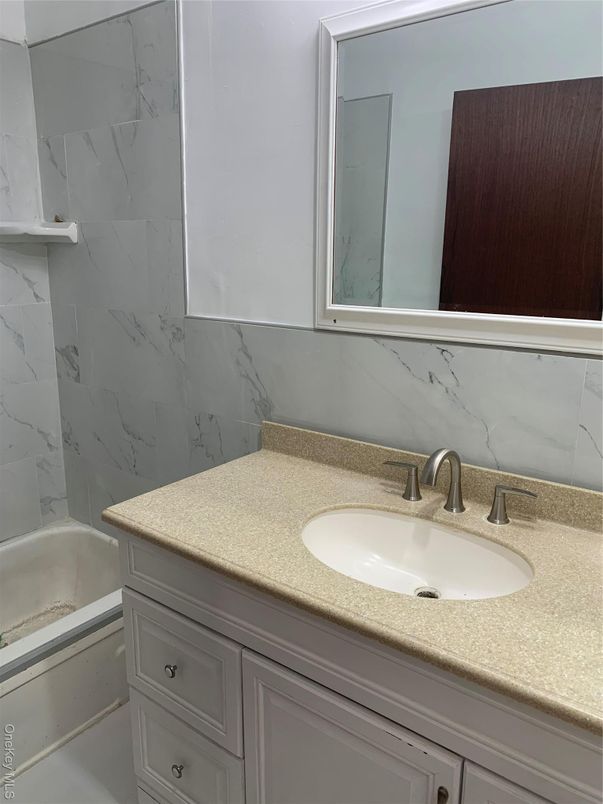 Bathroom, Interior, Marble Walls