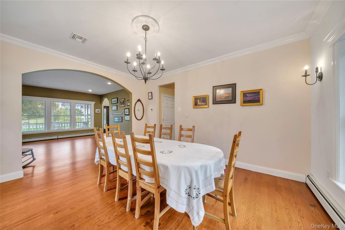 Chandelier, Dining room, Interior, Recessed Lighting, Wood Texture Flooring