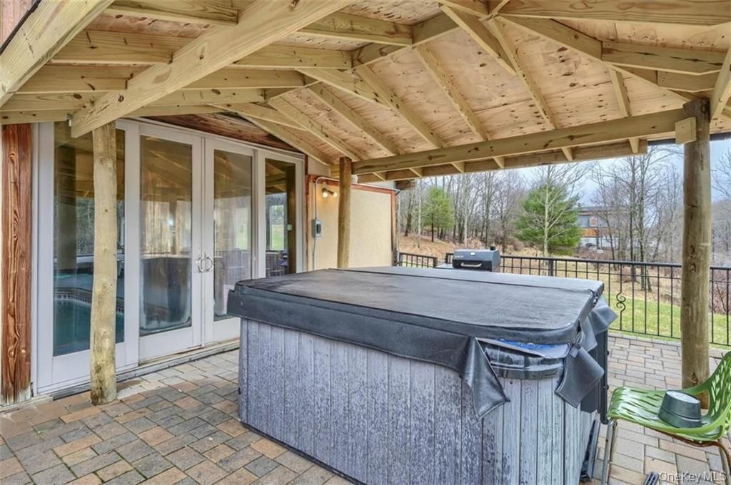 Exterior, Hot Tub