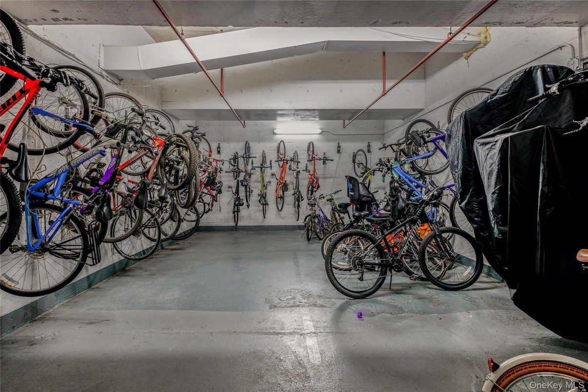 Garage, Interior