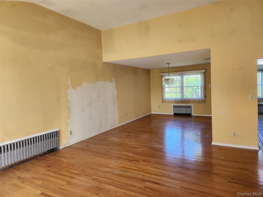 Empty room, Interior, Pendant Lights, Wood Texture Flooring