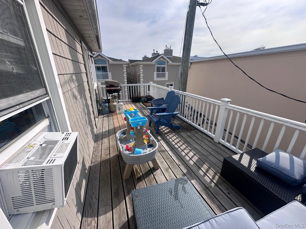Exterior, Wood Texture Flooring