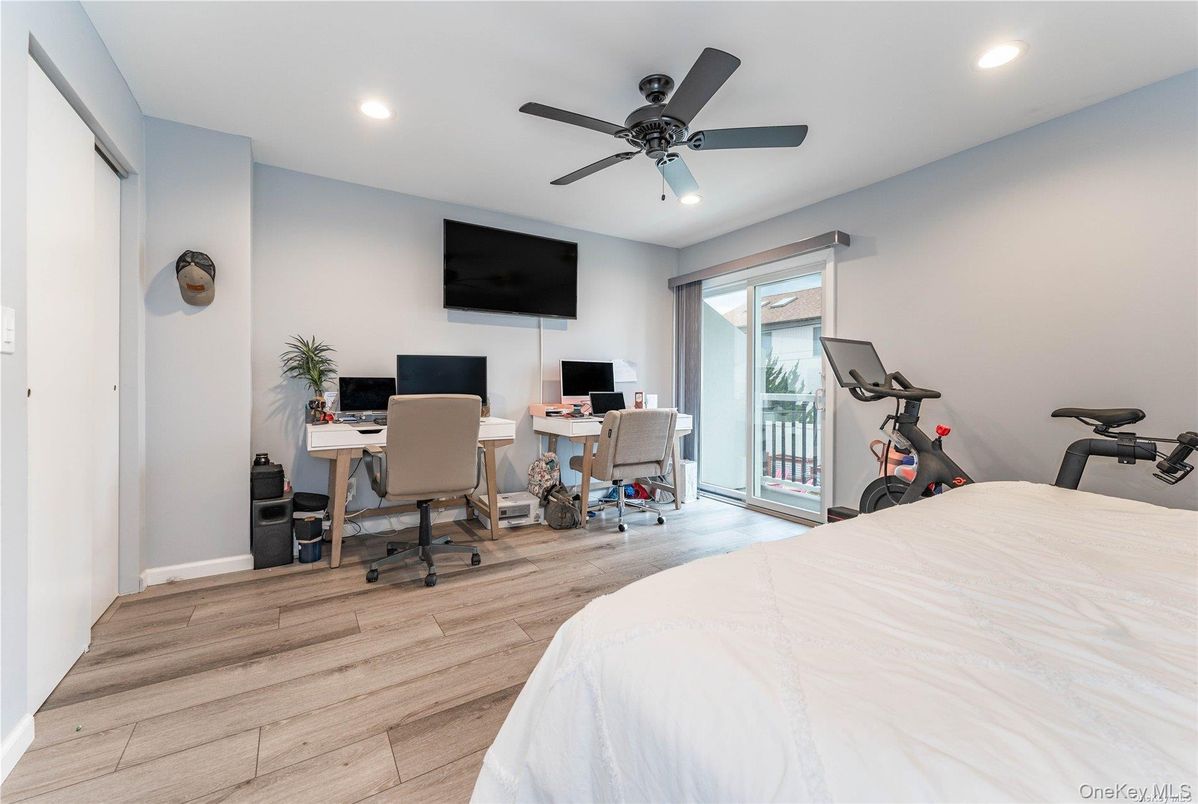 Bedroom, Fitness Equipment, Home Office, Interior, Recessed Lighting, Wood Texture Flooring