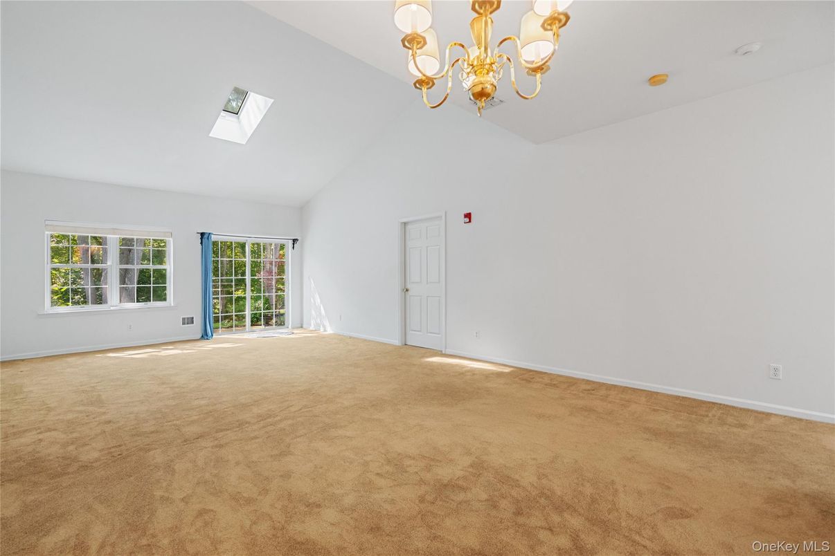 Chandelier, Empty room, Interior