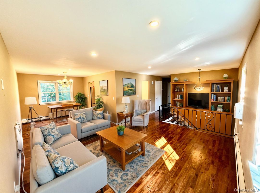Chandelier, Dining room, Interior, Living room, Recessed Lighting, Wood Texture Flooring