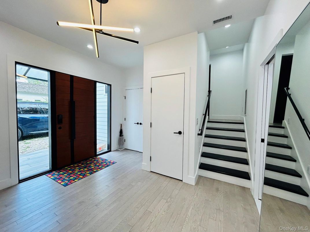 Interior, Pendant Lights, Recessed Lighting, Wood Texture Flooring