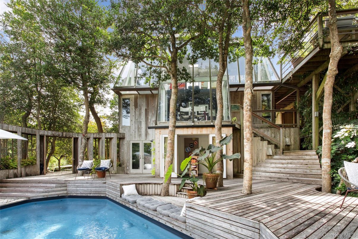 Exterior, Pool