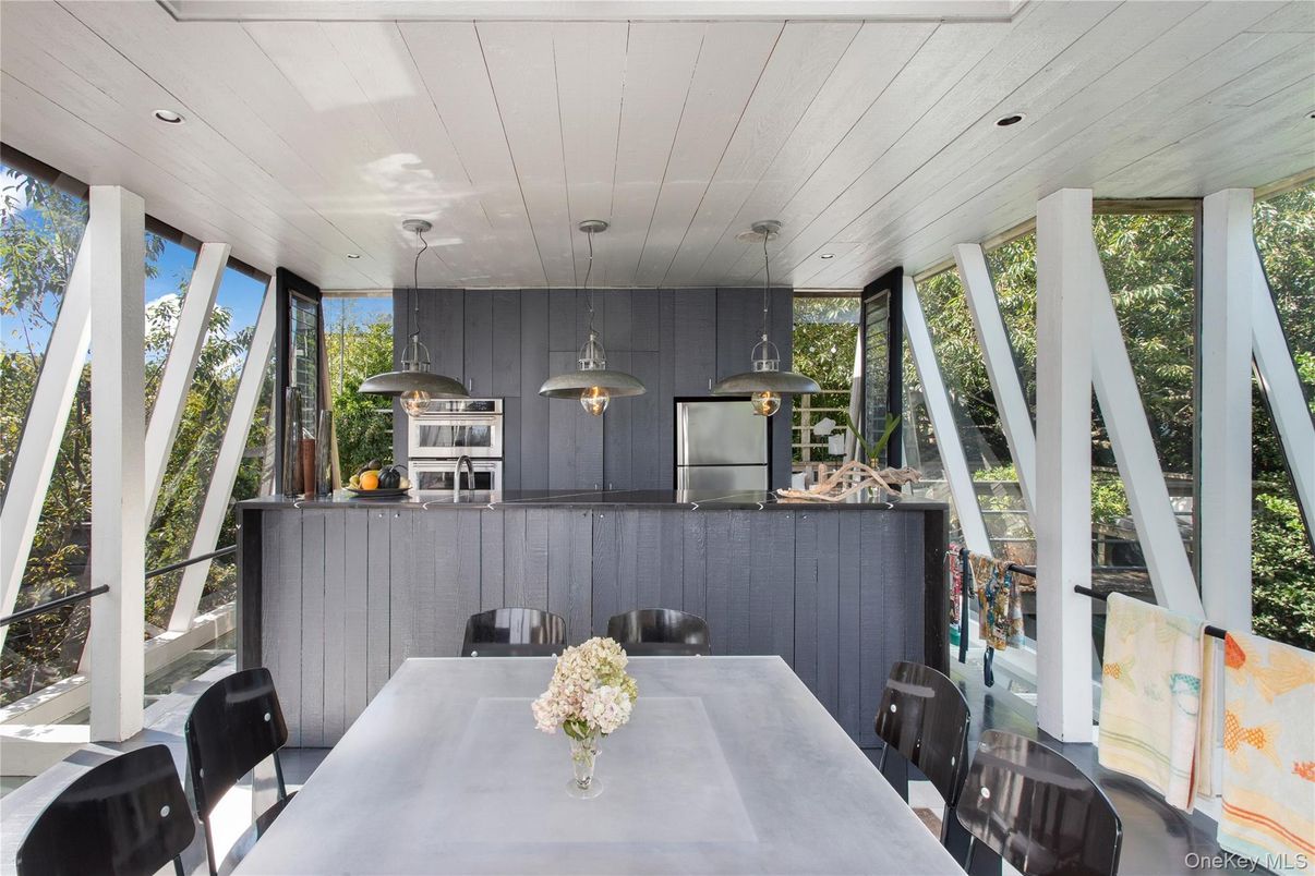 Dining room, Interior, Kitchen, Pendant Lights, Recessed Lighting, Stainless Steel Appliances