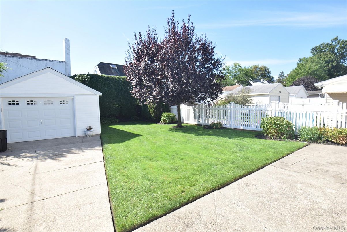 Backyard, Detached Garage, Exterior