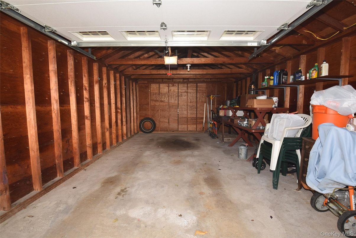 Garage, Interior, Wooden Walls