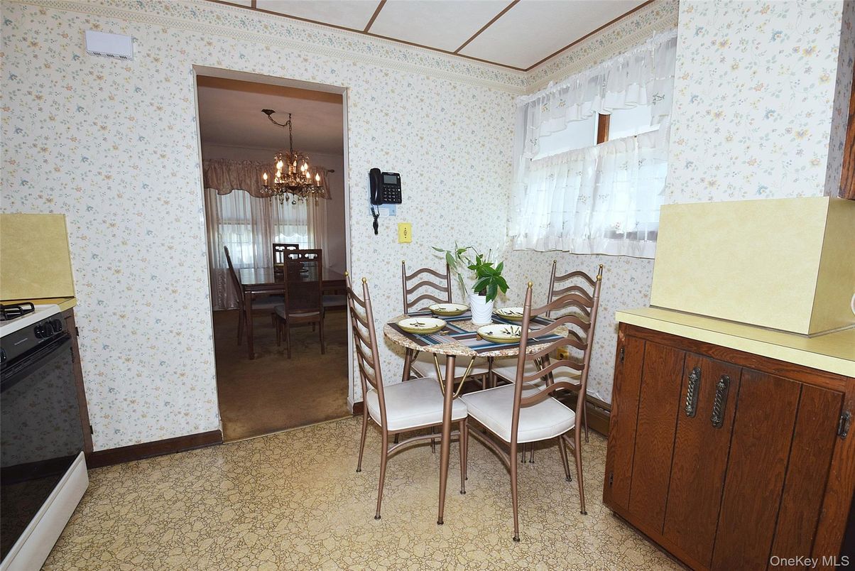 Chandelier, Dining room, Interior