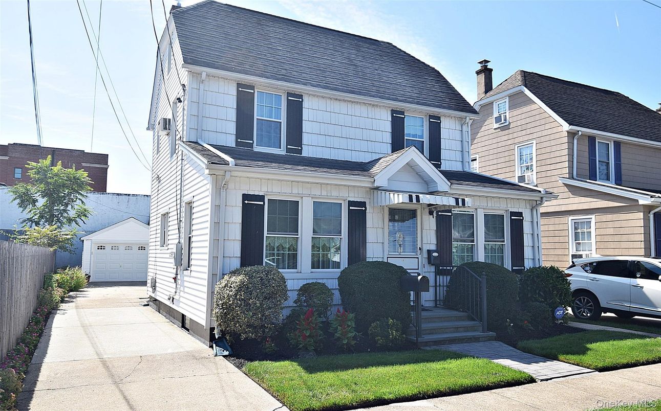 Detached Garage, Exterior, Facade, Queen Anne Victorian