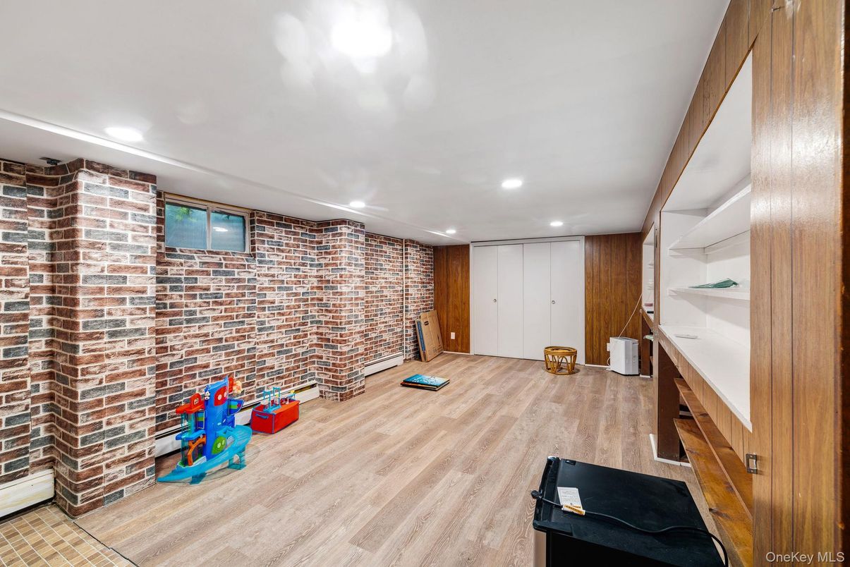 Empty room, Interior, Recessed Lighting, Stone Walls, Wood Texture Flooring