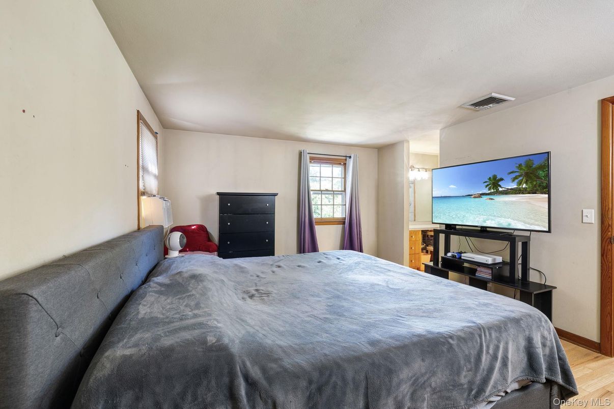 Bedroom, Interior, Water, Wood Texture Flooring