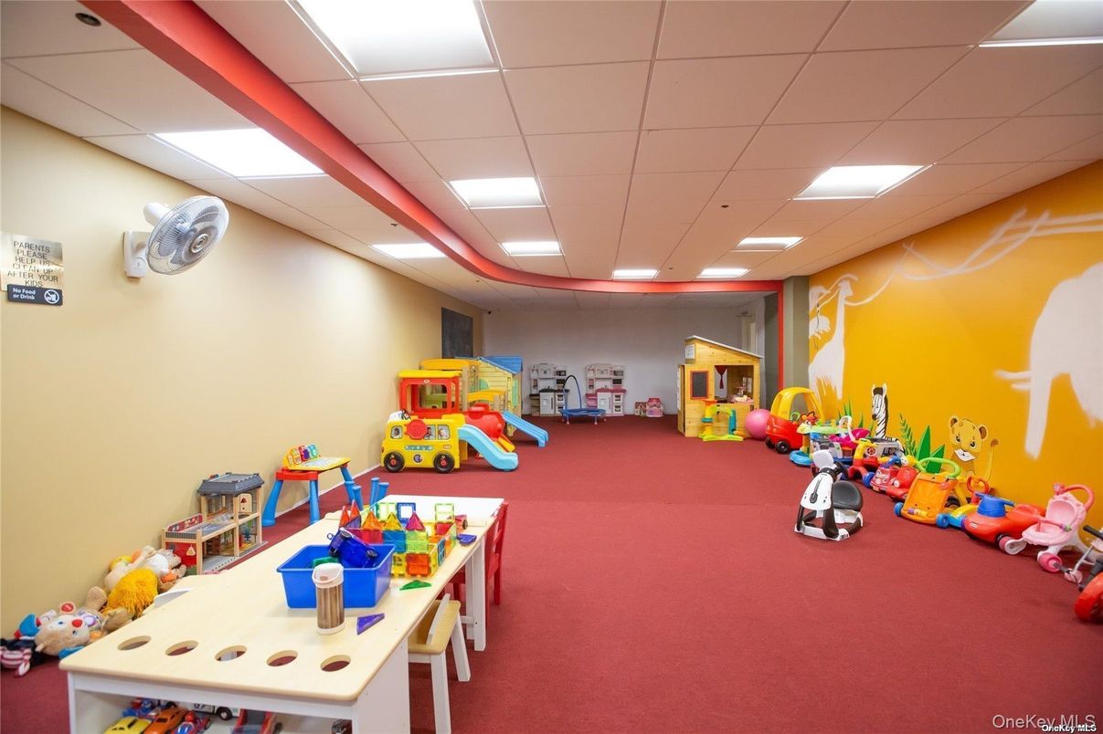 Game Room, Interior, Recessed Lighting