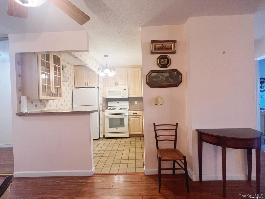 Chandelier, Interior, Kitchen, Wood Texture Flooring