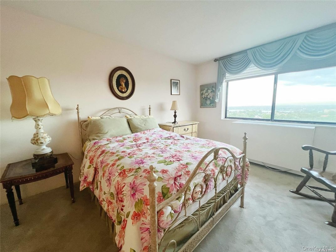 Bedroom, Interior, Water