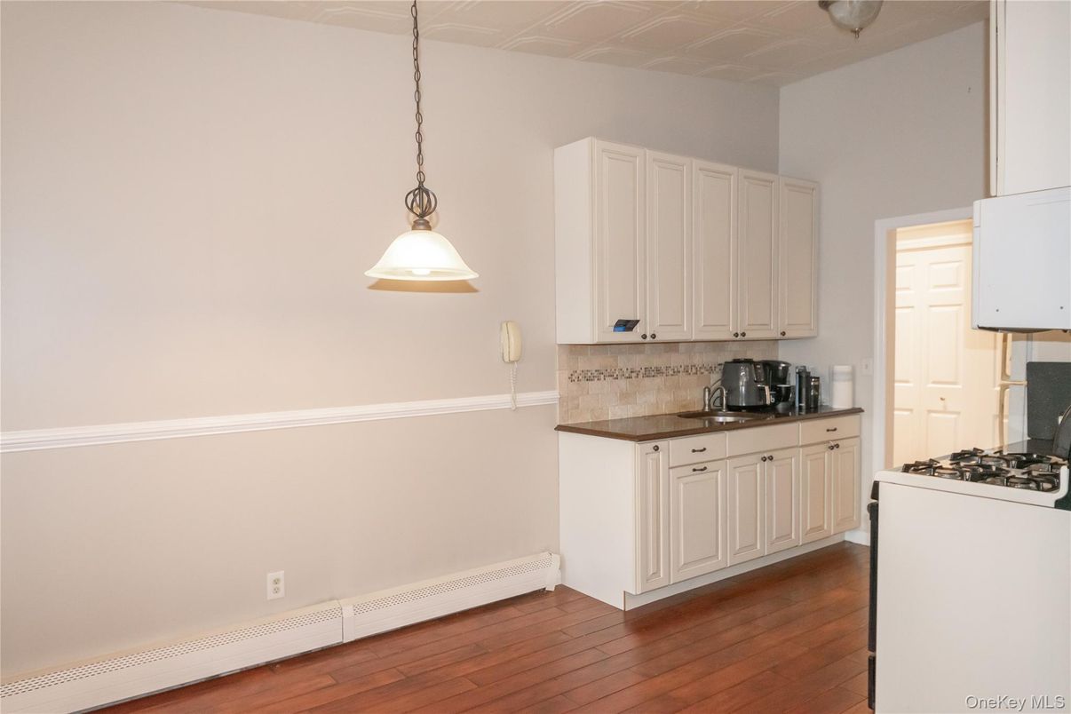 Interior, Kitchen, Pendant Lights, Wood Texture Flooring