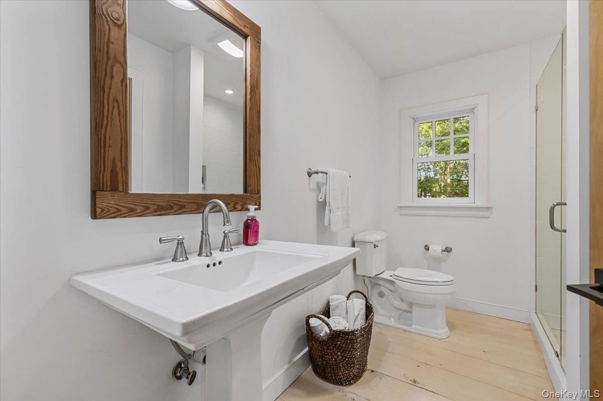 Bathroom, Interior, Recessed Lighting, Wood Texture Flooring