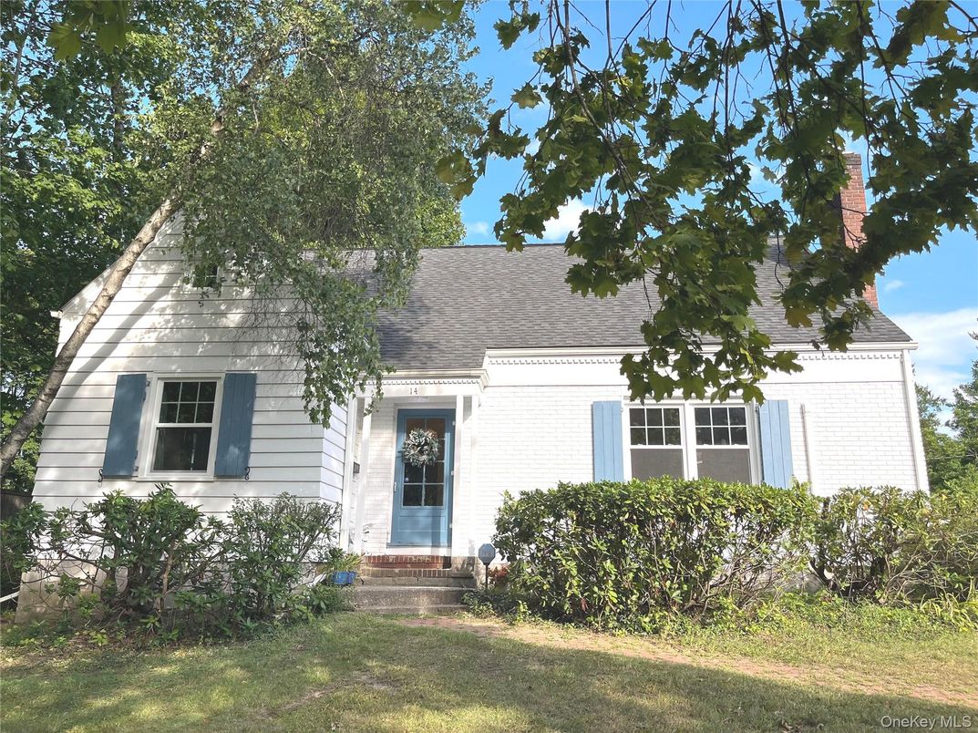 Exterior, Facade, Cape Cod