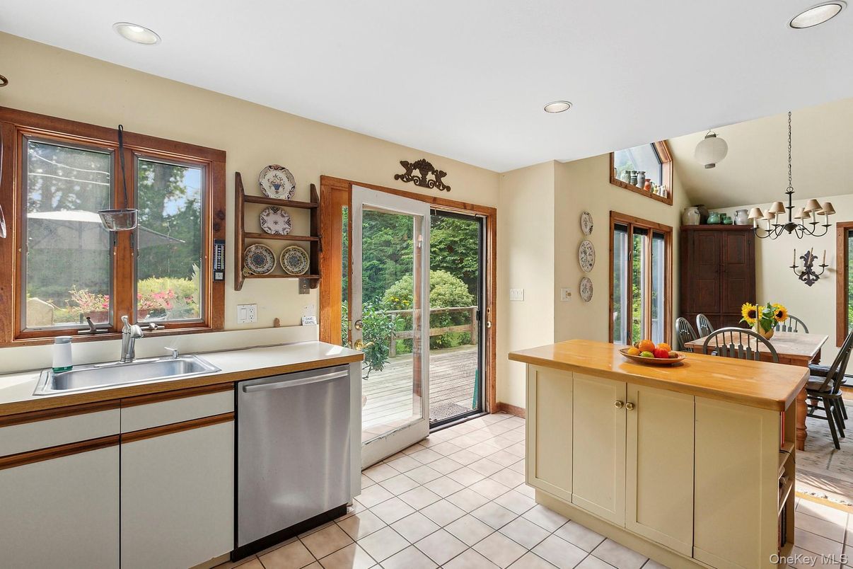 Chandelier, Dining room, Interior, Kitchen, Recessed Lighting