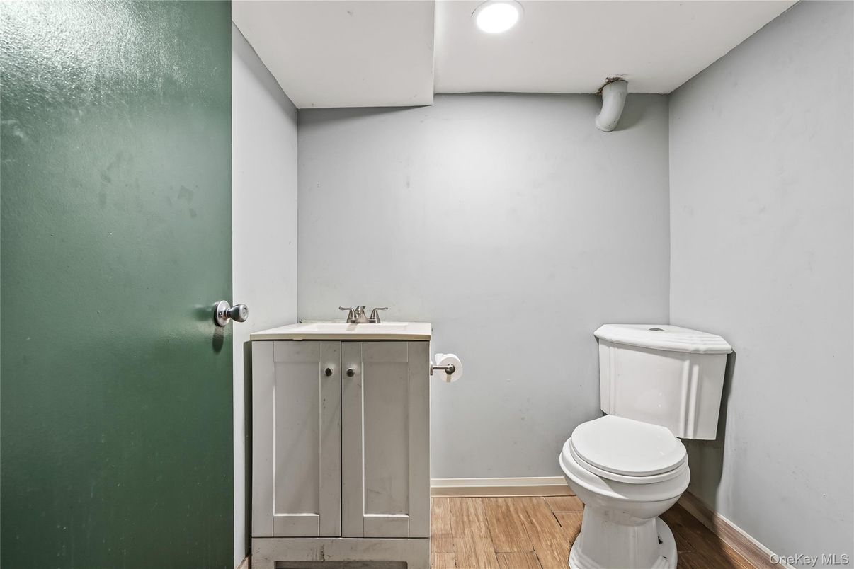 Bathroom, Interior, Recessed Lighting, Wood Texture Flooring