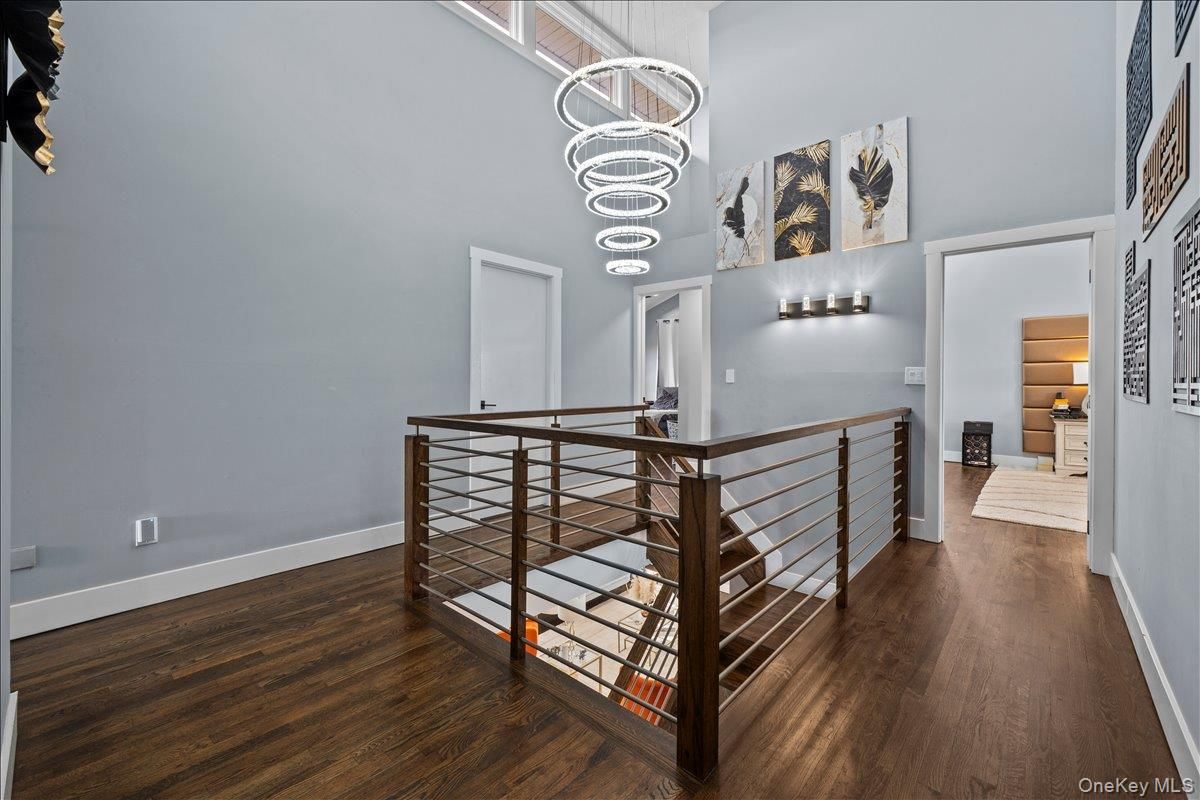 Interior, Pendant Lights, Wood Texture Flooring