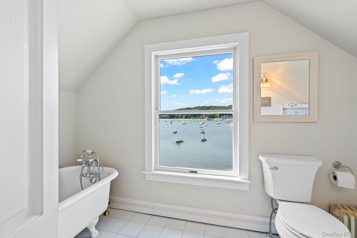 Bathroom, Free Standing Baths, Interior, Water