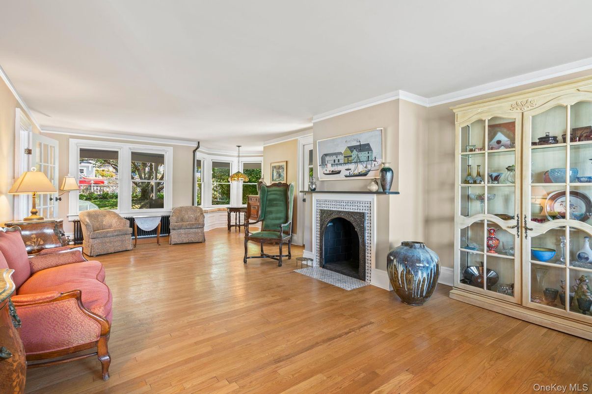 Dining room, Fireplace, Interior, Pendant Lights, Wood Texture Flooring