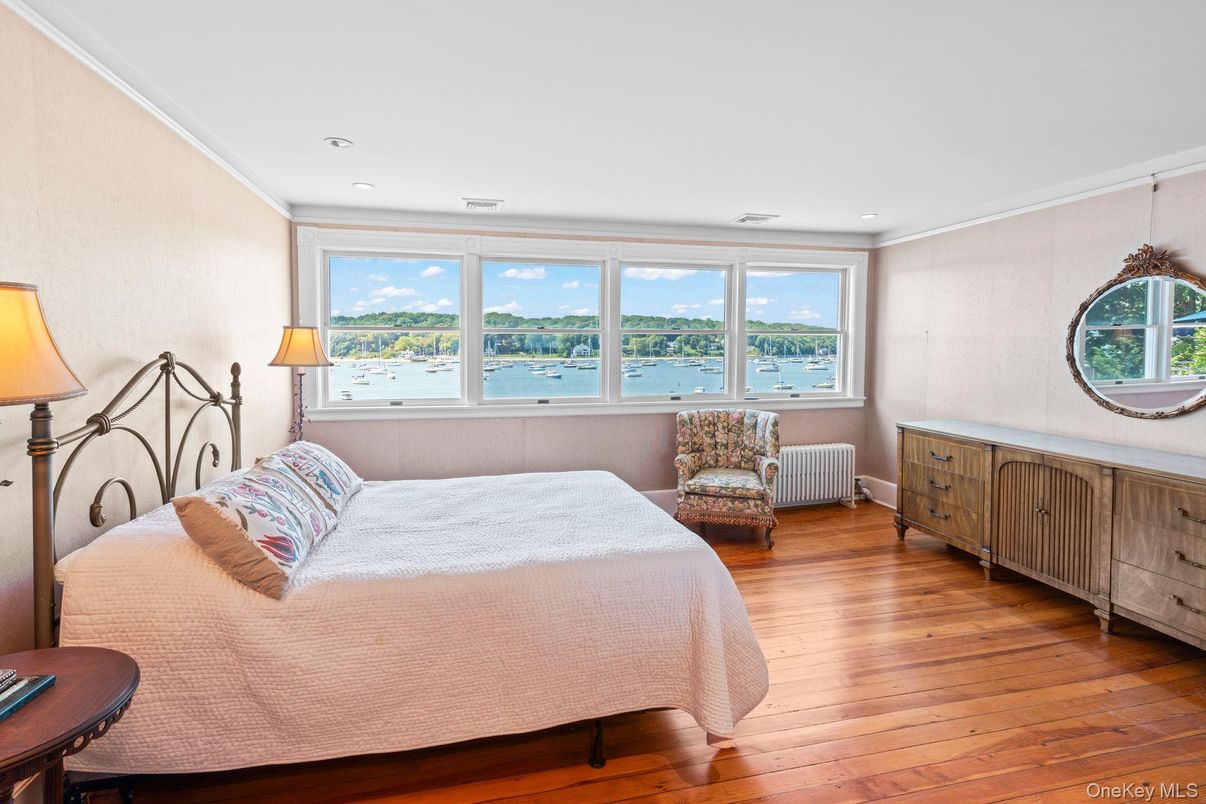 Bedroom, Interior, Recessed Lighting, Water, Wood Texture Flooring