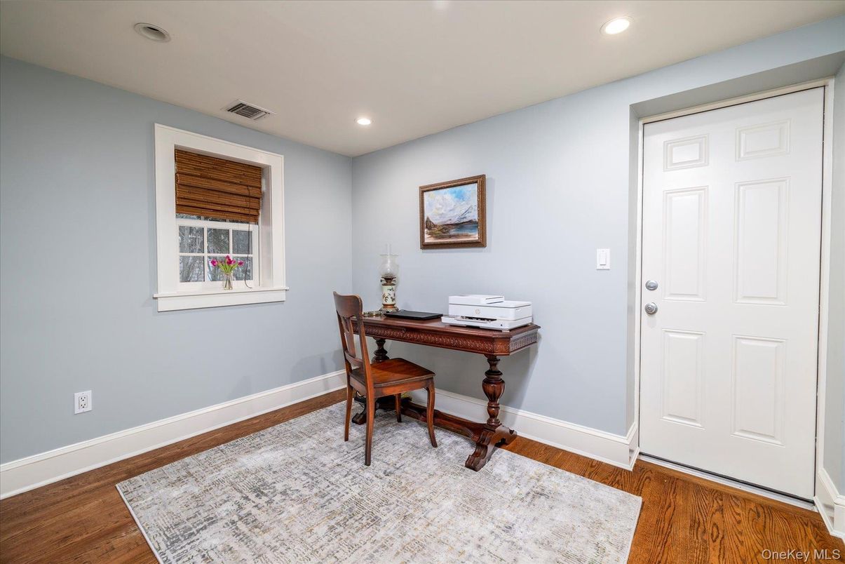 Home Office, Interior, Recessed Lighting, Wood Texture Flooring