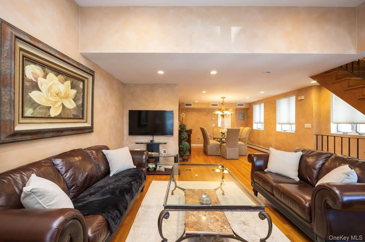 Chandelier, Dining room, Interior, Living room, Pendant Lights, Recessed Lighting, Wood Texture Flooring