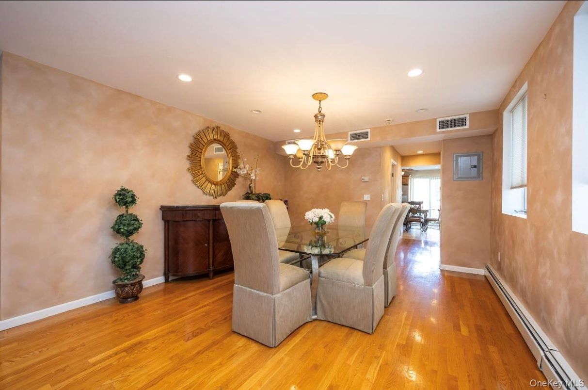 Chandelier, Dining room, Interior, Recessed Lighting, Wood Texture Flooring