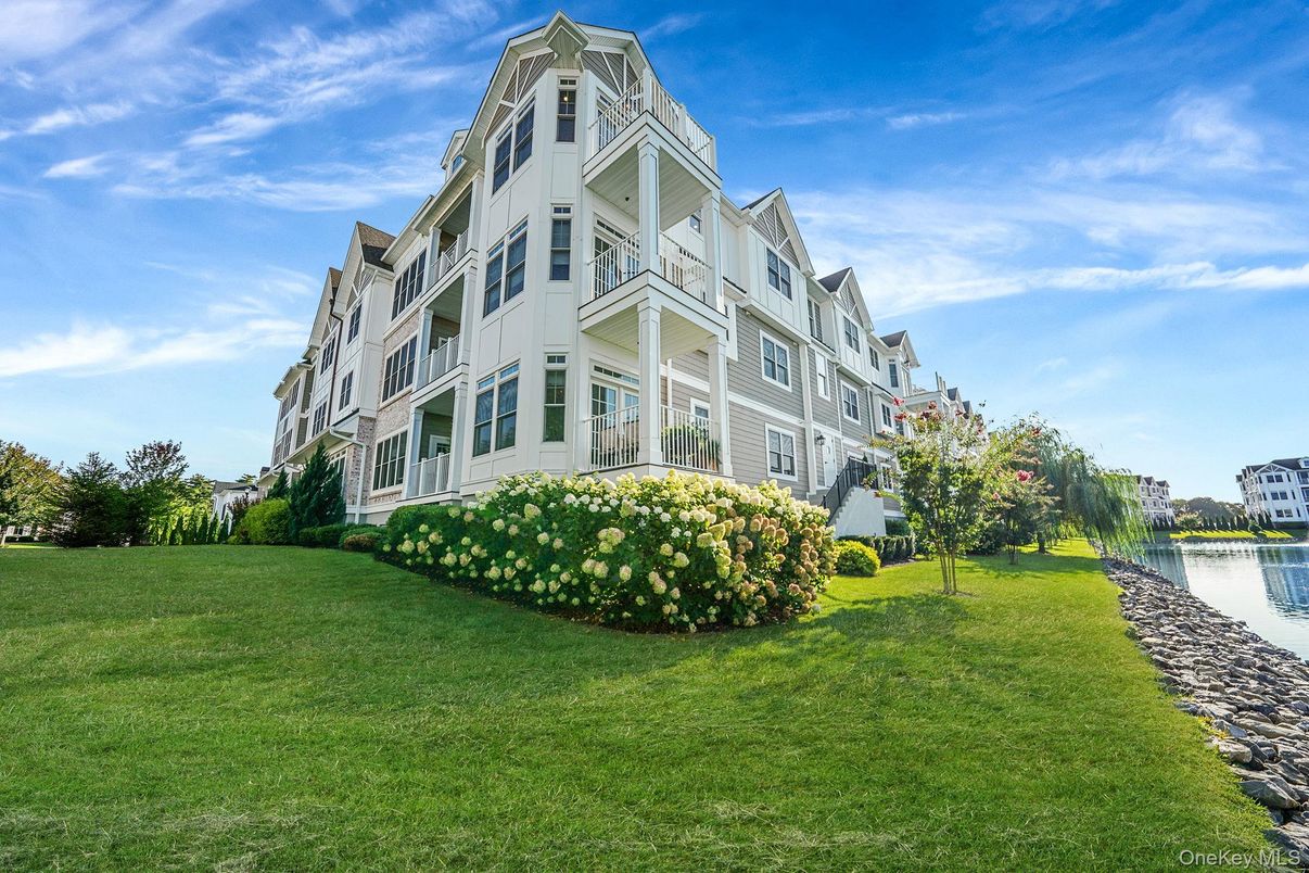 Backyard, Exterior, Facade, Queen Anne Victorian