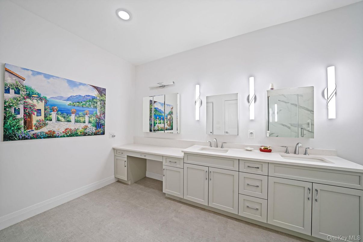 Bathroom, Dual Sink Vanities, Interior, Recessed Lighting