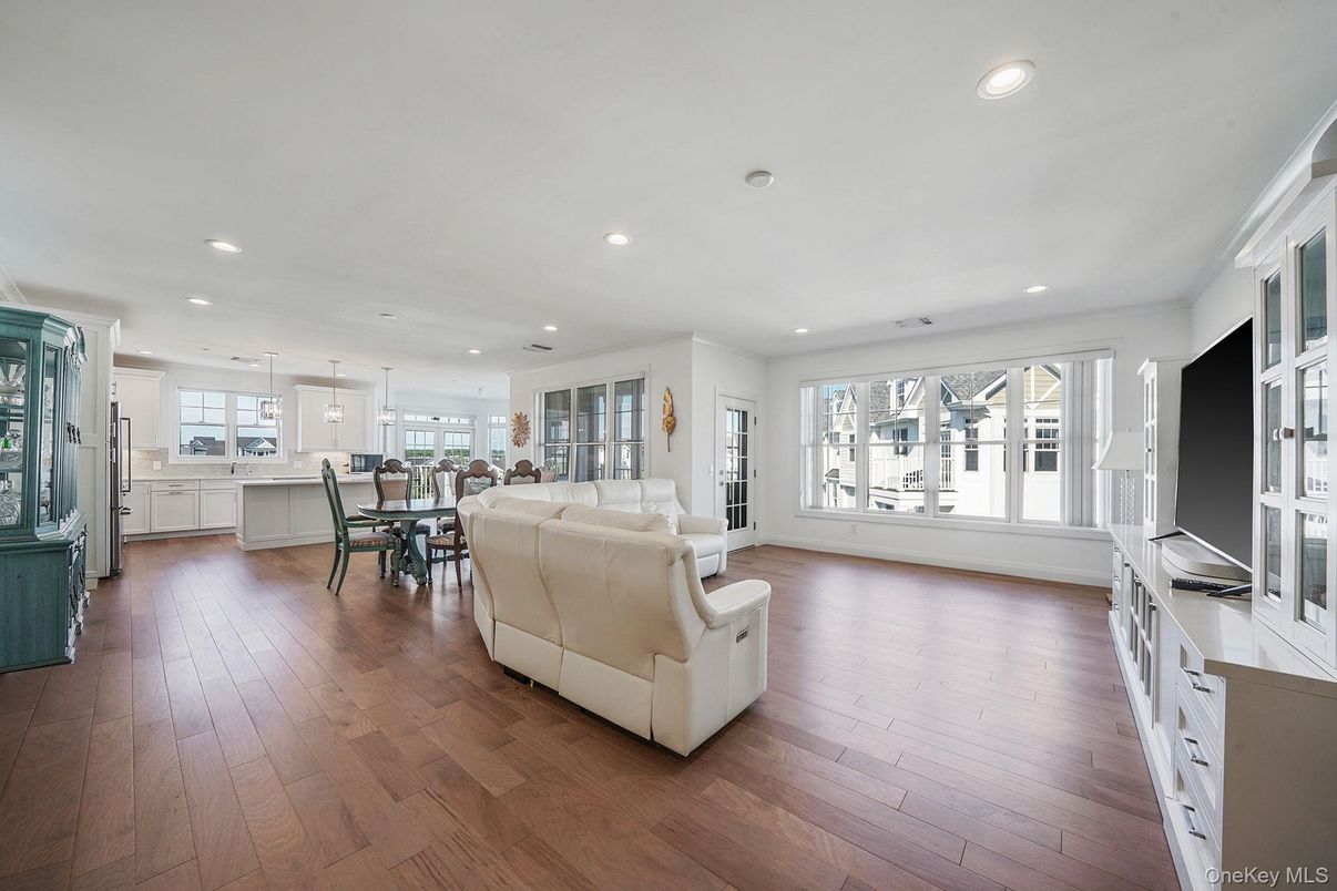 Dining room, Interior, Kitchen, Living room, Pendant Lights, Recessed Lighting, Wood Texture Flooring