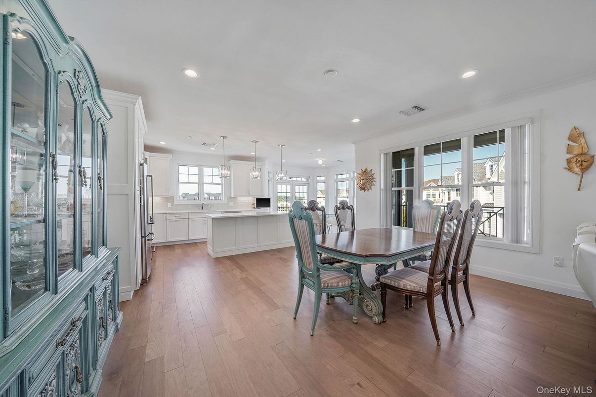 Dining room, Interior, Kitchen, Pendant Lights, Recessed Lighting, Wood Texture Flooring