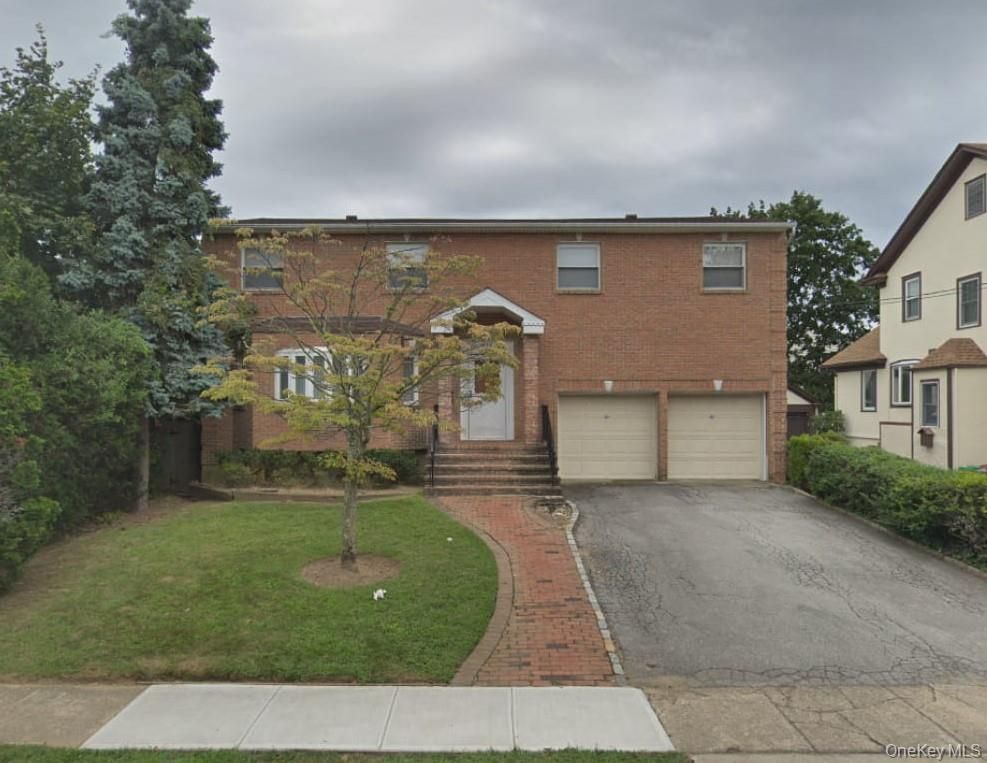 Attached, Exterior, Facade, Brick Facade, Rowhouse