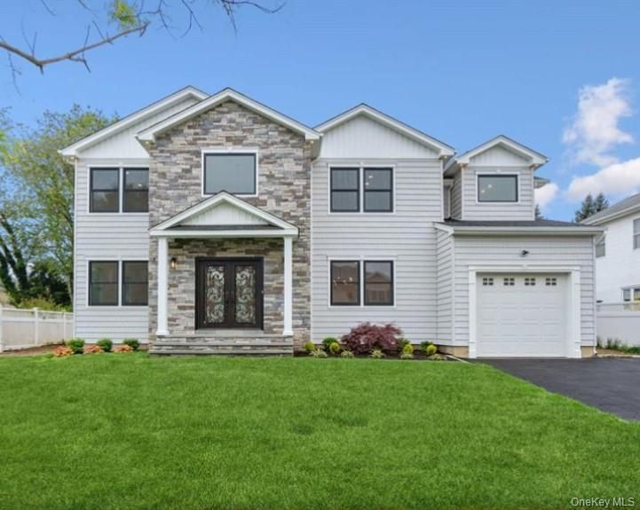 Attached, Exterior, Facade, Farmhouse