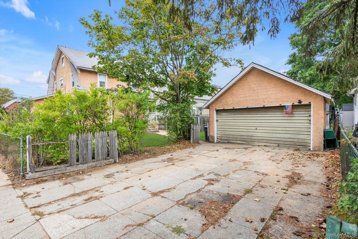 Backyard, Detached Garage, Exterior
