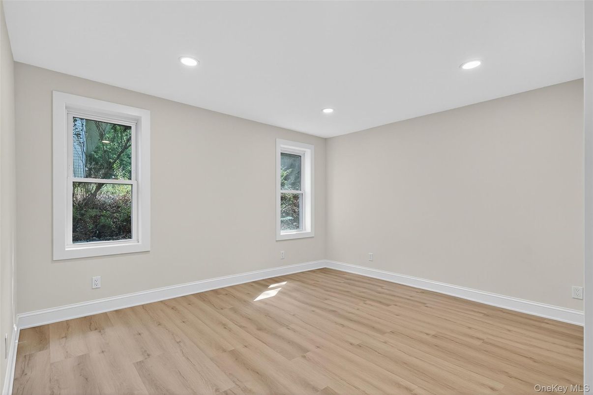 Empty room, Interior, Recessed Lighting, Wood Texture Flooring