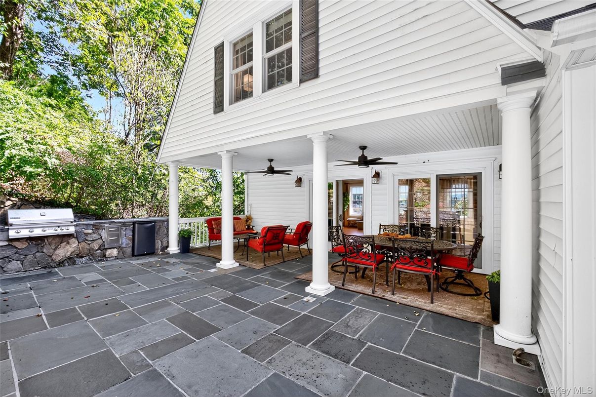 Exterior, Outdoor Kitchen