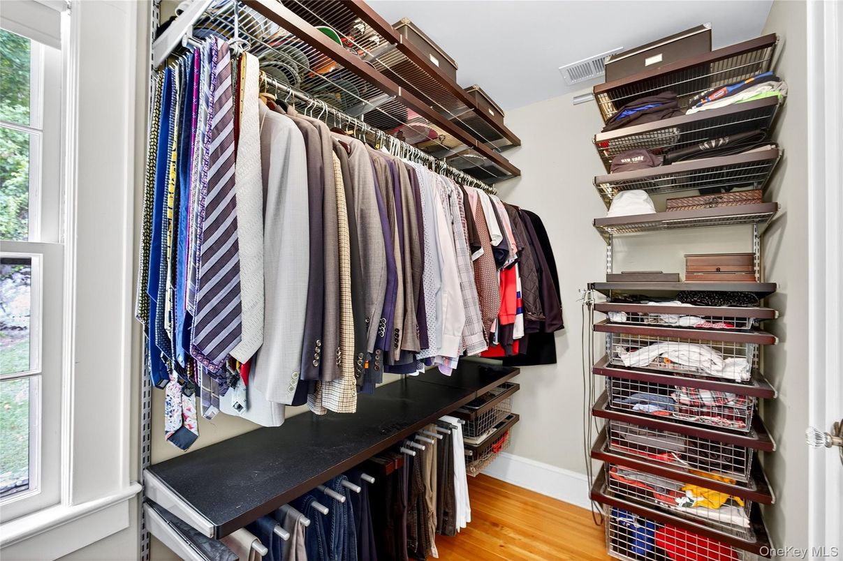 Interior, Walk-in Closets, Wood Texture Flooring