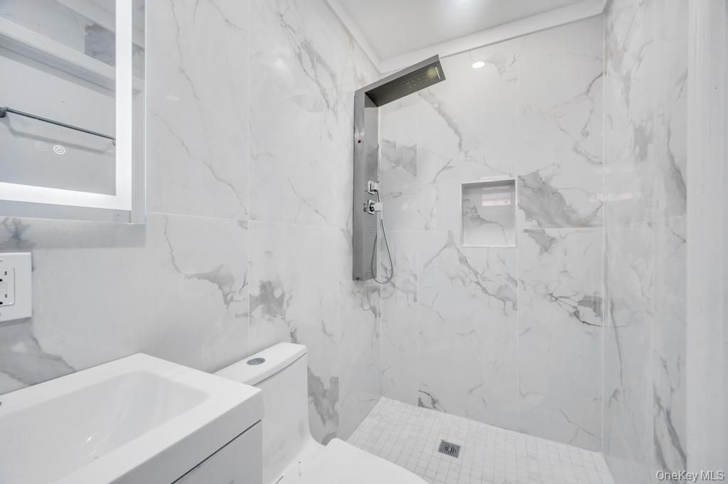 Bathroom, Interior, Marble Walls, Recessed Lighting