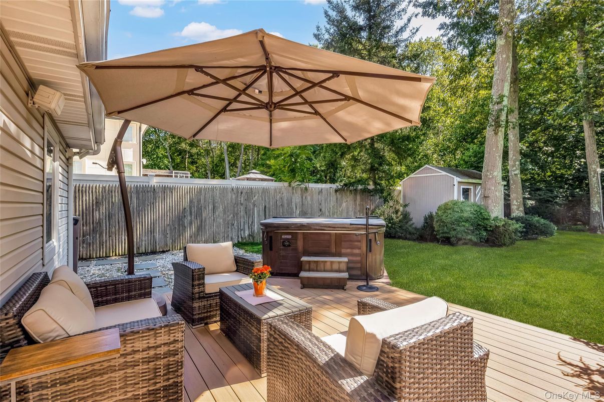 Exterior, Hot Tub