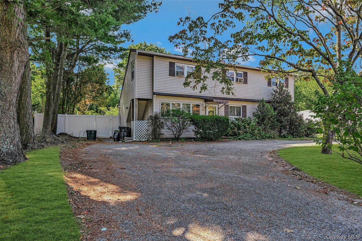 Backyard, Exterior, Facade, Split Level