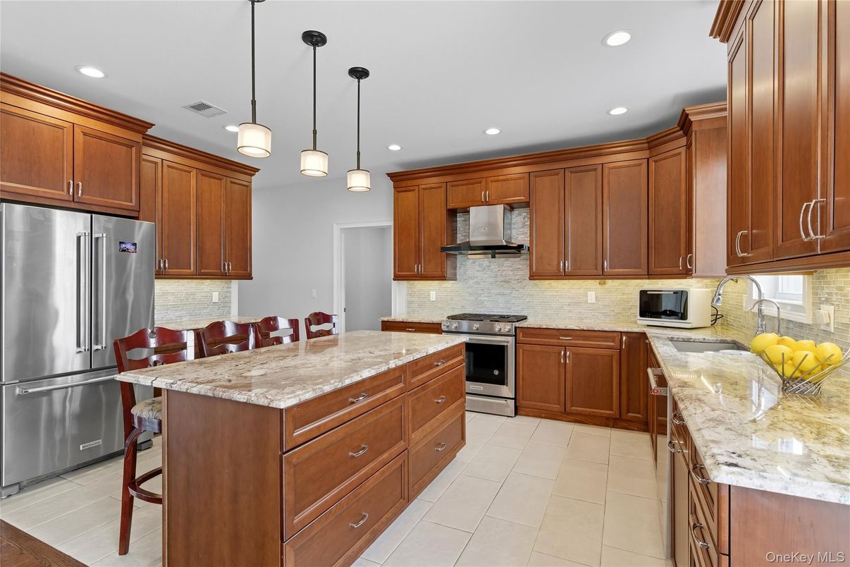 Interior, Kitchen, Pendant Lights, Recessed Lighting, Stainless Steel Appliances